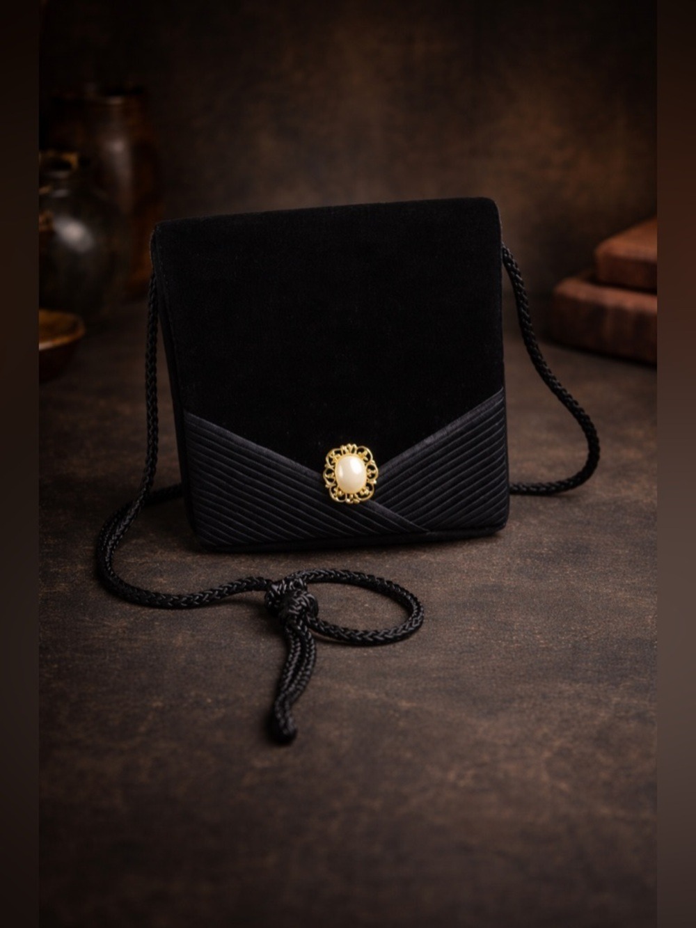 🖤 Vintage Black Velvet Evening Bag • Gold Tone Clasp • Classic Cocktail Purse